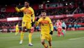 جيرونا يضع برشلونة على أبواب المجد في الدوري الإسباني