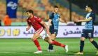 الخطيب يُتوج من جديد.. 3 مشاهد من احتفالات الأهلي بلقب كأس مصر (صور)