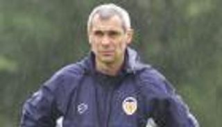 صائمون عن المجد.. هيكتور كوبر ضحية لعنة النهائيات الأوروبية