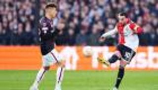 هزيمة و4 ضربات في 15 دقيقة.. ماذا حدث لروما "مورينيو" أمام فينورد؟