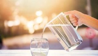 يفتقد الجسم إلى كميات كبيرة من الماء أثناء ساعات الصيام 