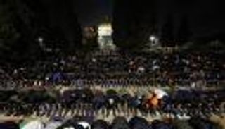 القدس تتنفس الصعداء.. وقف اقتحامات الأقصى (صور)