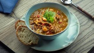 طبق شوربة الحريرة بلحم الضأن