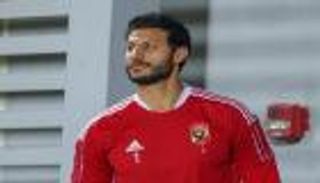 هل يغيب محمد الشناوي عن مباراة الأهلي والزمالك في السوبر المصري؟
