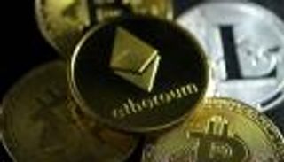 أسعار العملات الرقمية.. بيتكوين تربك "الكريبتو" بثنائية هبوط