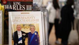 تشارلز الثالث وكاميليا على غلاف مجلة قبل التتويج