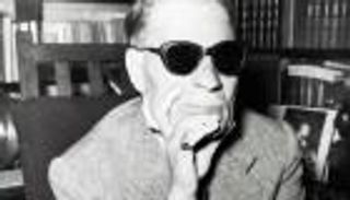 مقبرة طه حسين تثير الجدل مجدداً.. هل اخترقها الجسر؟ (خاص)