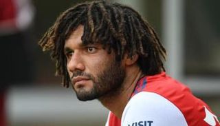 محمد النني لاعب وسط أرسنال الإنجليزي
