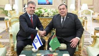 وزير الخارجية الإسرائيلي في عشق اباد