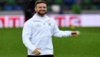 "معادلة صعبة ممكنة".. كيف يقضي شكودران موستافي شهر رمضان؟