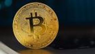 أسعار العملات الرقمية.. بيتكوين تهوي أسفل 28 ألف دولار وسط هبوط جماعي