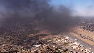جانب من آثار الاشتباكات في السودان