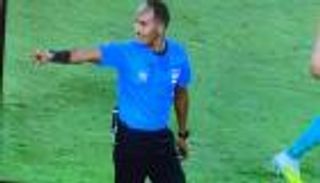 معركة الأهلى والرجاء في القاهرة بصافرة سودانية.. وهدنة الخرطوم "أوف سايد"