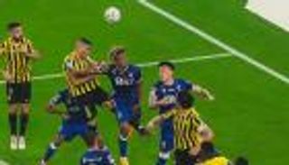 خطأ القائد حجازي الأبرز.. 3 مشاهد من تكريس الهلال لعقدته ضد الاتحاد