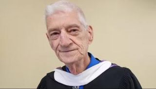 العجوز رون روبرت