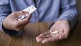 أدوية البرد والحساسية.. "وصفة عشوائية" تنقلك إلى العناية المركزة