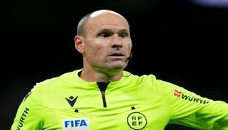 الحكم الإسباني ماتيو لاهوز