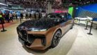 i7 M70 xDrive .. أقوى سيارة كهربائية في تاريخ بي إم دبليو