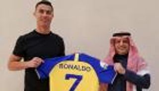"عنيد لا يقبل النصح".. هل تسبب مسلي آل معمر في انهيار النصر السعودي؟