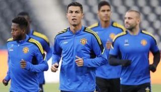 كريستيانو رونالدو مع لاعبي مانشستر يونايتد