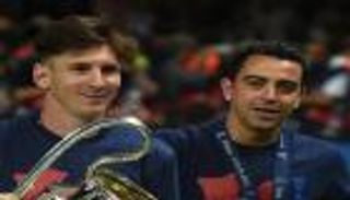 تشافي "ذو الوجهين" بشأن عودة ميسي إلى برشلونة