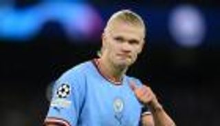 إحصائية مثيرة.. إيرلينغ هالاند يحوم كالفراشة ويلدغ كالنحلة