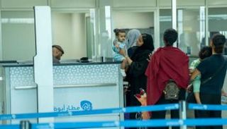 الإمارات تواصل جهود الإجلاء من السودان