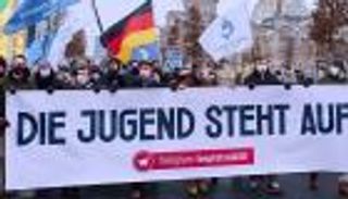 التطرف ينهش "الشباب".. ألمانيا تطوق "رياح النازية"