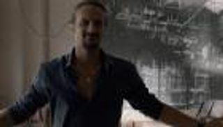 مصاب بارتجاج في المخ.. فنان لبناني يتعرض لاعتداء أمام زوجته (صورة)