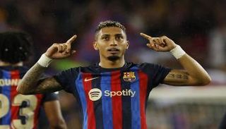 رافينيا لاعب برشلونة