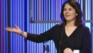 ألمانيا ترفع لافتة "التجسس" لتبرير طرد دبلوماسيين روس