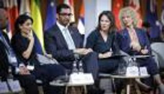 تعهد وهدف وتحذير.. نهاية مرحلة بطرسبرغ والعين على "COP28"