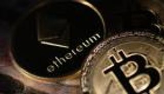 أسعار العملات الرقمية.. بيتكوين تنجو من موجة هبوط جماعي للكريبتو