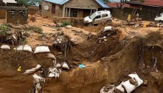 دمار كبير تسببت فيه الفيضانات في الكونغو