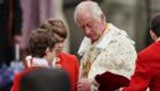 تشارلز يحطم تقليد 4 قرون.. قادة الطوائف الدينية في حفل التتويج