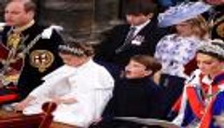 الأمير لويس "خاطف الأنظار".. كسر معتاد لوقار "المراسم الملكية"