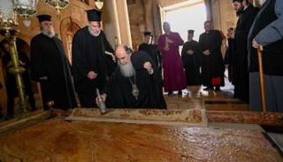 مباركة الزيت في كنيسة القيامة