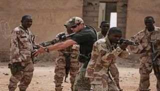 جانب من عملية تدريب لقوات أفريقية على مكافحة الإرهاب