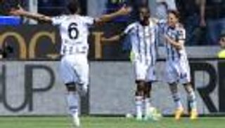 رغم الموسم الصعب.. يوفنتوس يلاحق شباك برشلونة ومانشستر يونايتد