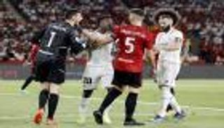 شجار ريال مدريد وأوساسونا في نهائي كأس الملك.. بطولة فينيسيوس (فيديو)