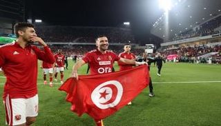 علي معلول نجم الأهلي المصري