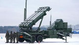 جنود يقفون أمام أنظمة باتريوت الأمريكية - أرشيفية