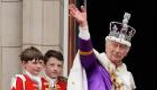 احتفالات التتويج تتوالى.. مآدب وعروض غنائية بحضور تشارلز وكاميلا