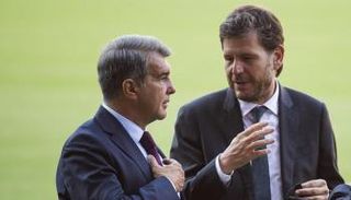 ماتيو أليماني وخوان لابورتا رئيس برشلونة