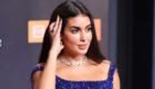 ياسمين صبري في كامل رشاقتها: "اليوغا تنقذ جسمي" (صور)