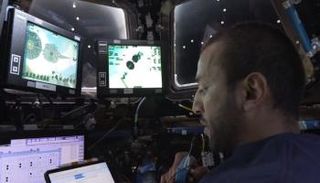 صورة من مهمة سلطان النيادي الفضائية