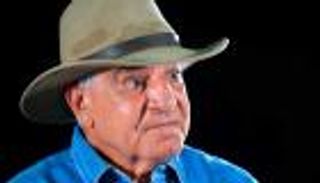 زاهي حواس يدافع عن كليوباترا بفيلم من إنتاجه