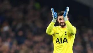 الفرنسي هوغو لوريس حارس مرمى توتنهام هوتسبير