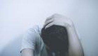 ممثل مصري يحاول الانتحار.. والسبب "كلام الناس"