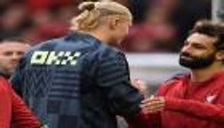 بعد محمد صلاح وهالاند.. أسطورة جديدة تنضم لنادي "التماثيل المرعبة"